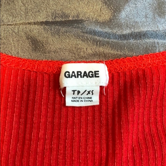 Red top! - Picture 2 of 4